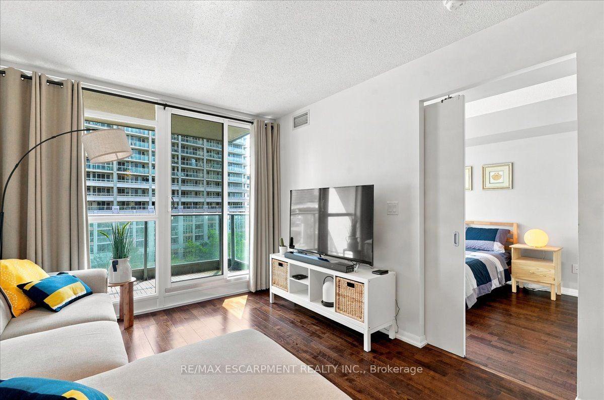 Photo 9 of Unit 676, 209 Fort York Boulevard, Toronto, Niagara — HOMEH