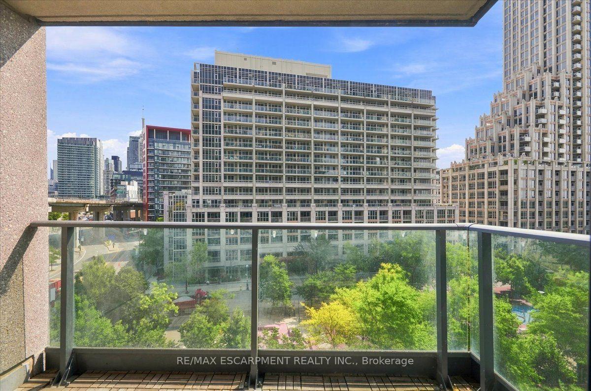 Photo 11 of Unit 676, 209 Fort York Boulevard, Toronto, Niagara — HOMEH