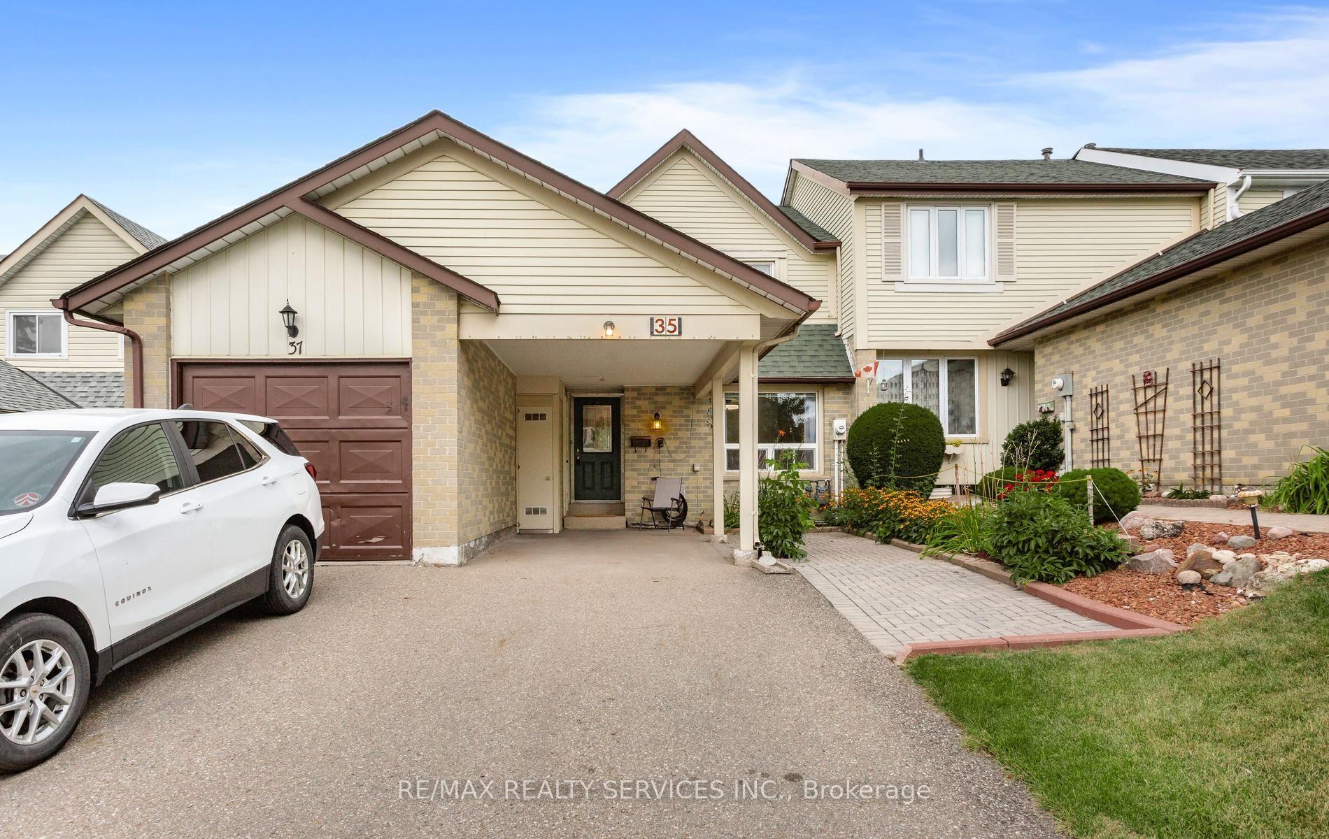 Photo 1 of 35 Sparklett Crescent, Brampton, Heart Lake East — HOMEH