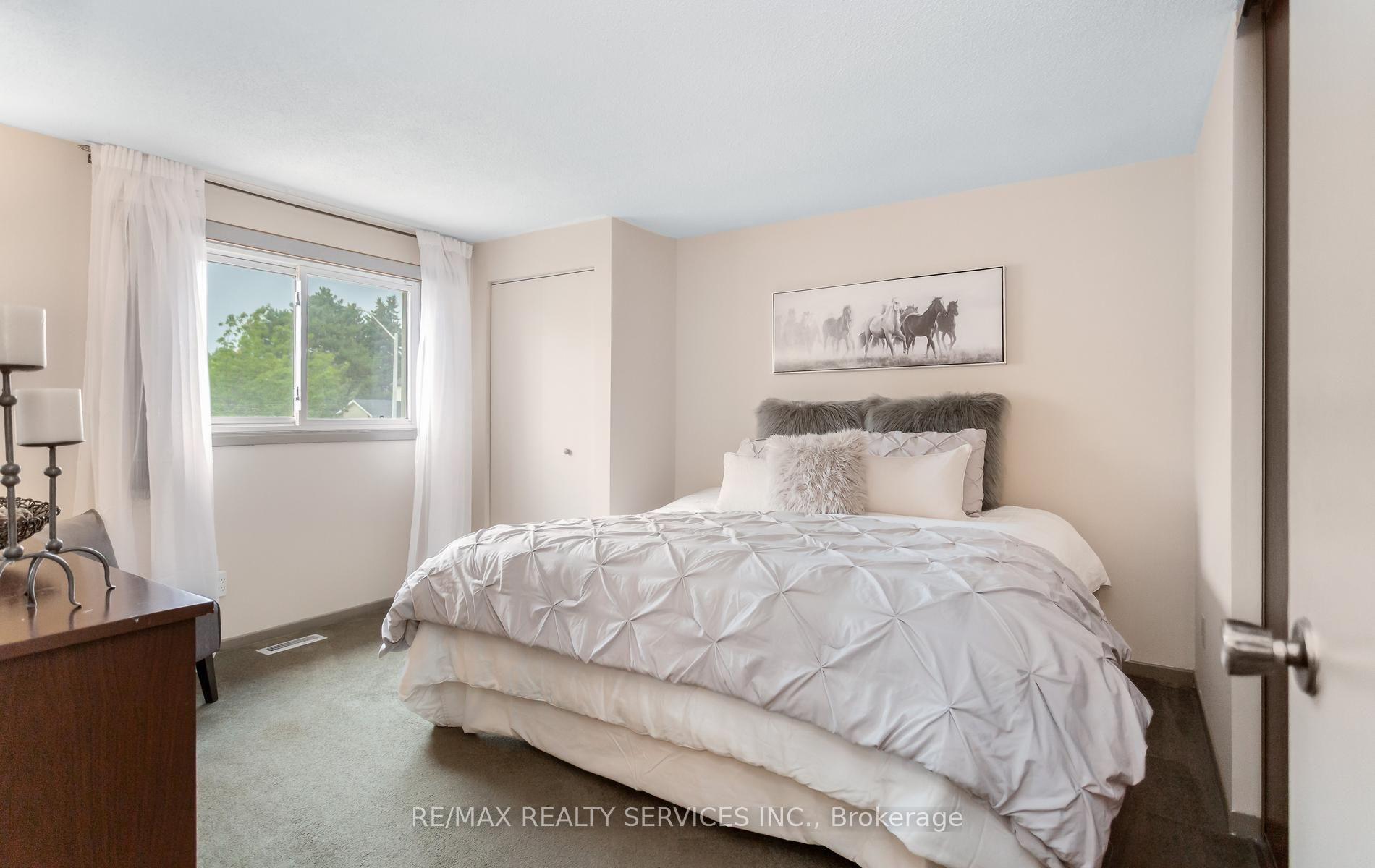 Photo 16 of 35 Sparklett Crescent, Brampton, Heart Lake East — HOMEH
