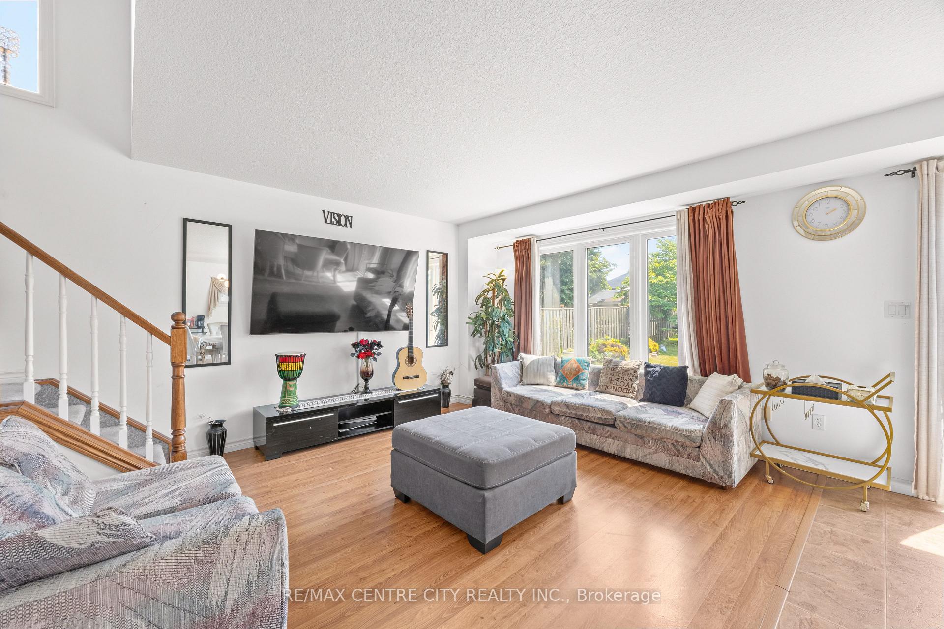 Photo 15 of 2 Fenwick Court, St. Thomas — HOMEH