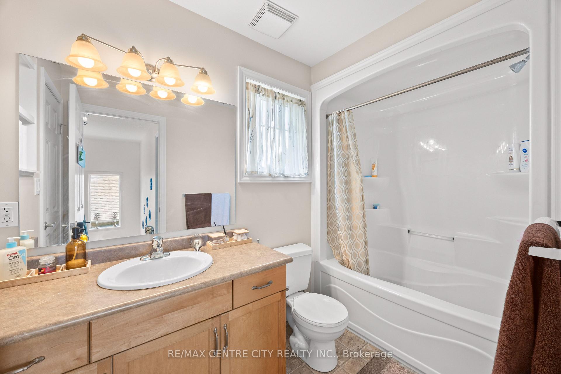 Photo 29 of 2 Fenwick Court, St. Thomas — HOMEH