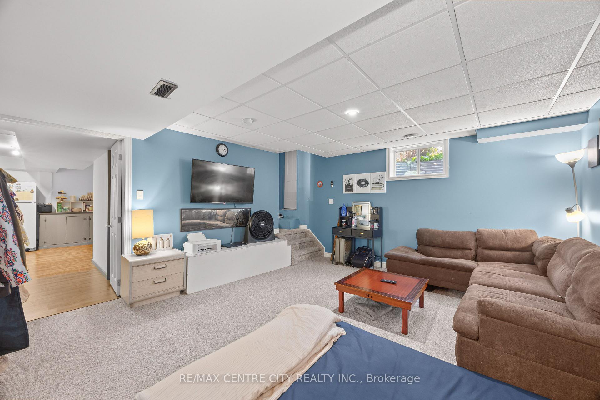 Photo 33 of 2 Fenwick Court, St. Thomas — HOMEH