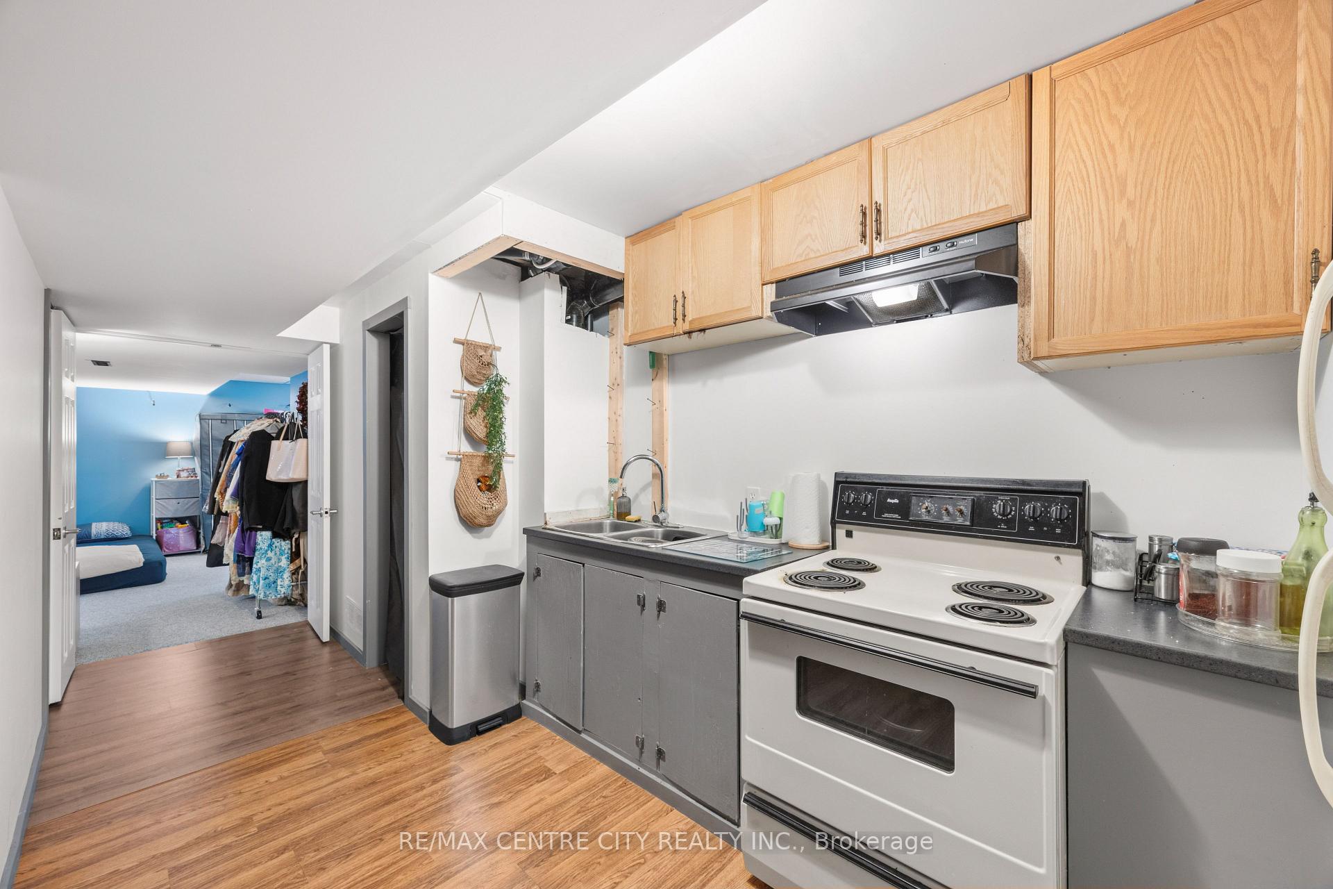 Photo 35 of 2 Fenwick Court, St. Thomas — HOMEH