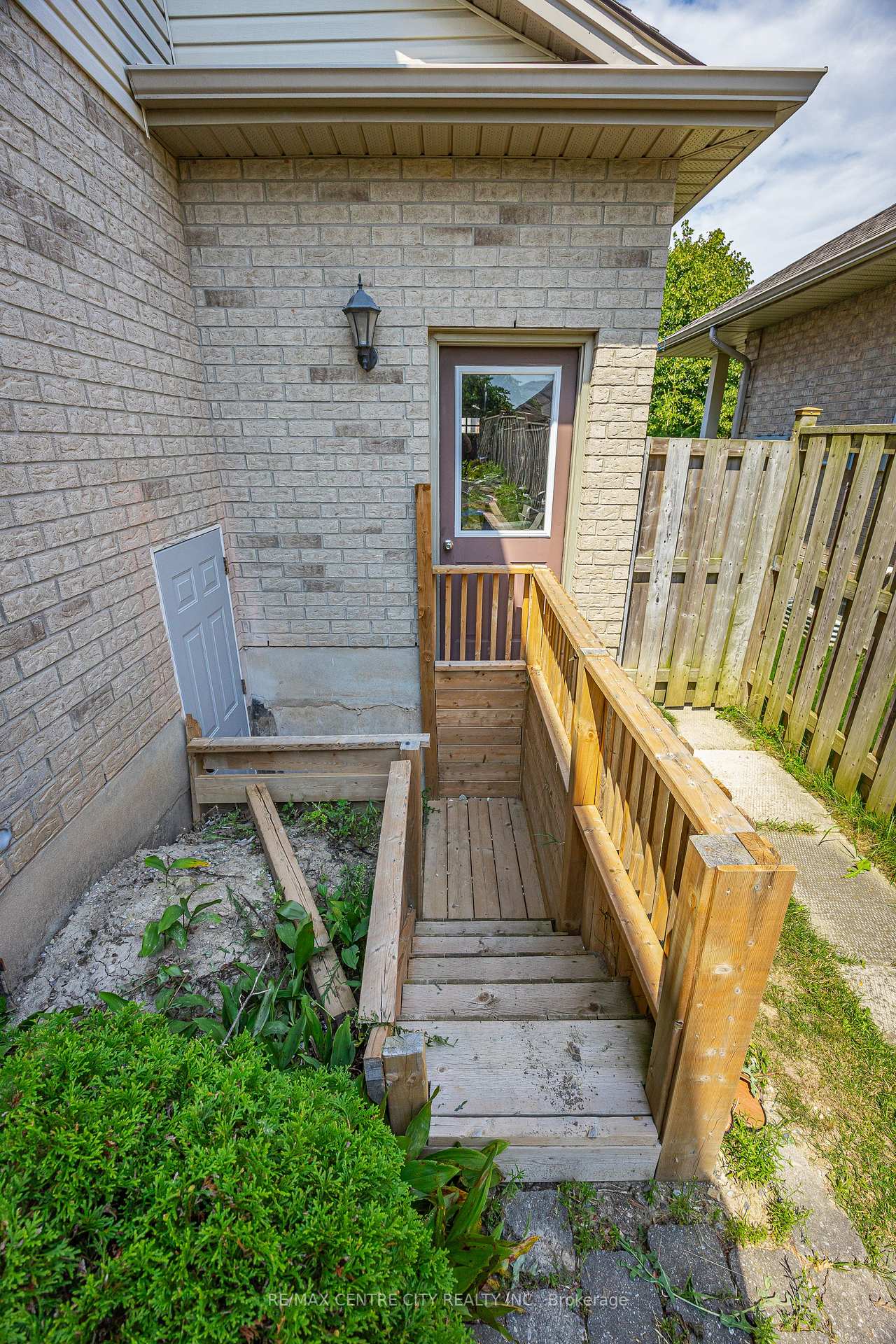 Photo 40 of 2 Fenwick Court, St. Thomas — HOMEH