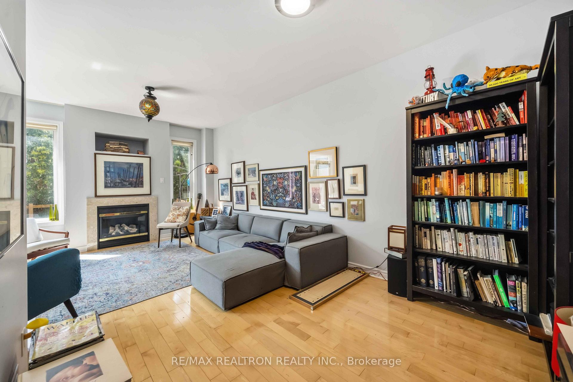 Photo 4 of 23 Amberty Street, Vaughan, Patterson — HOMEH
