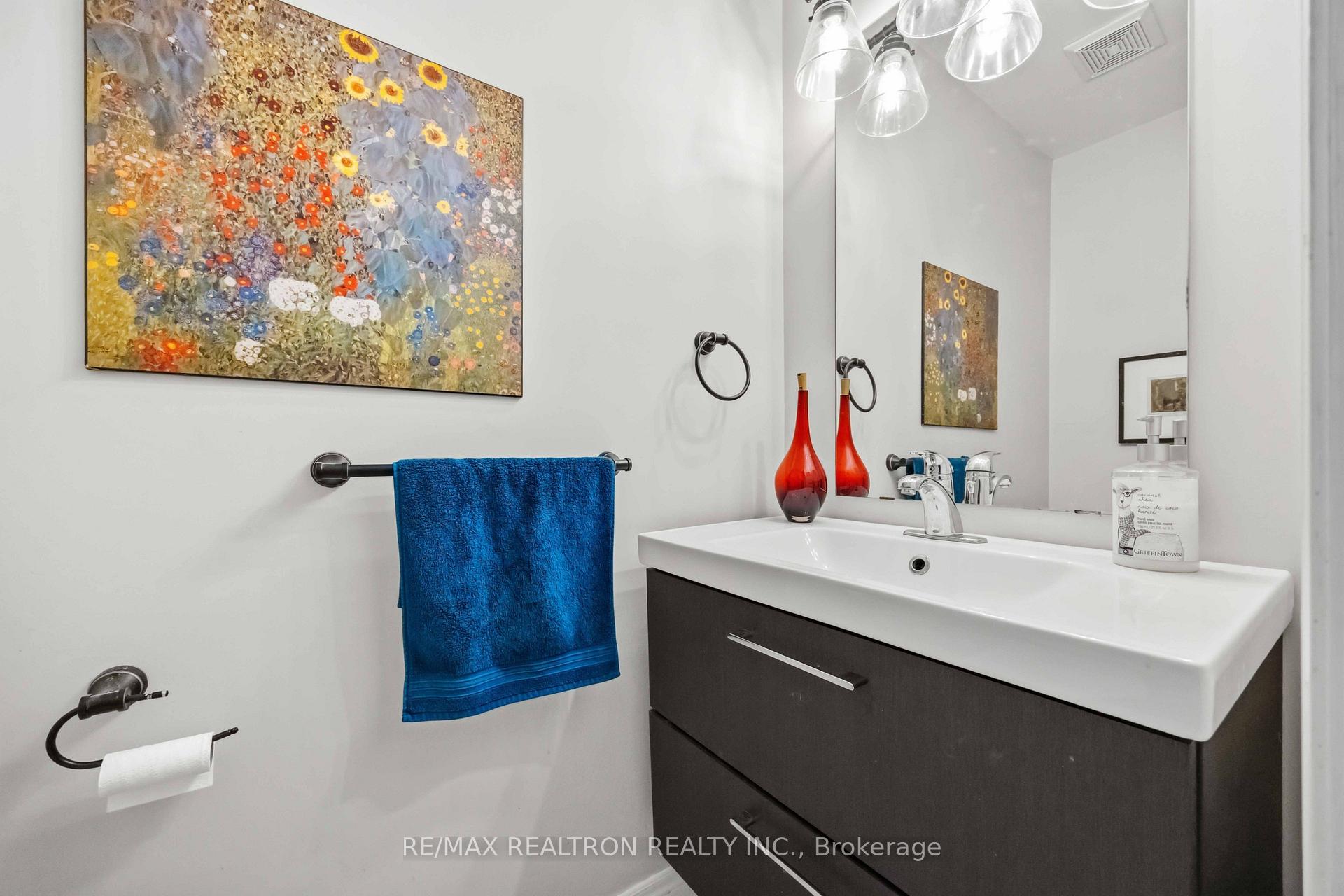 Photo 13 of 23 Amberty Street, Vaughan, Patterson — HOMEH