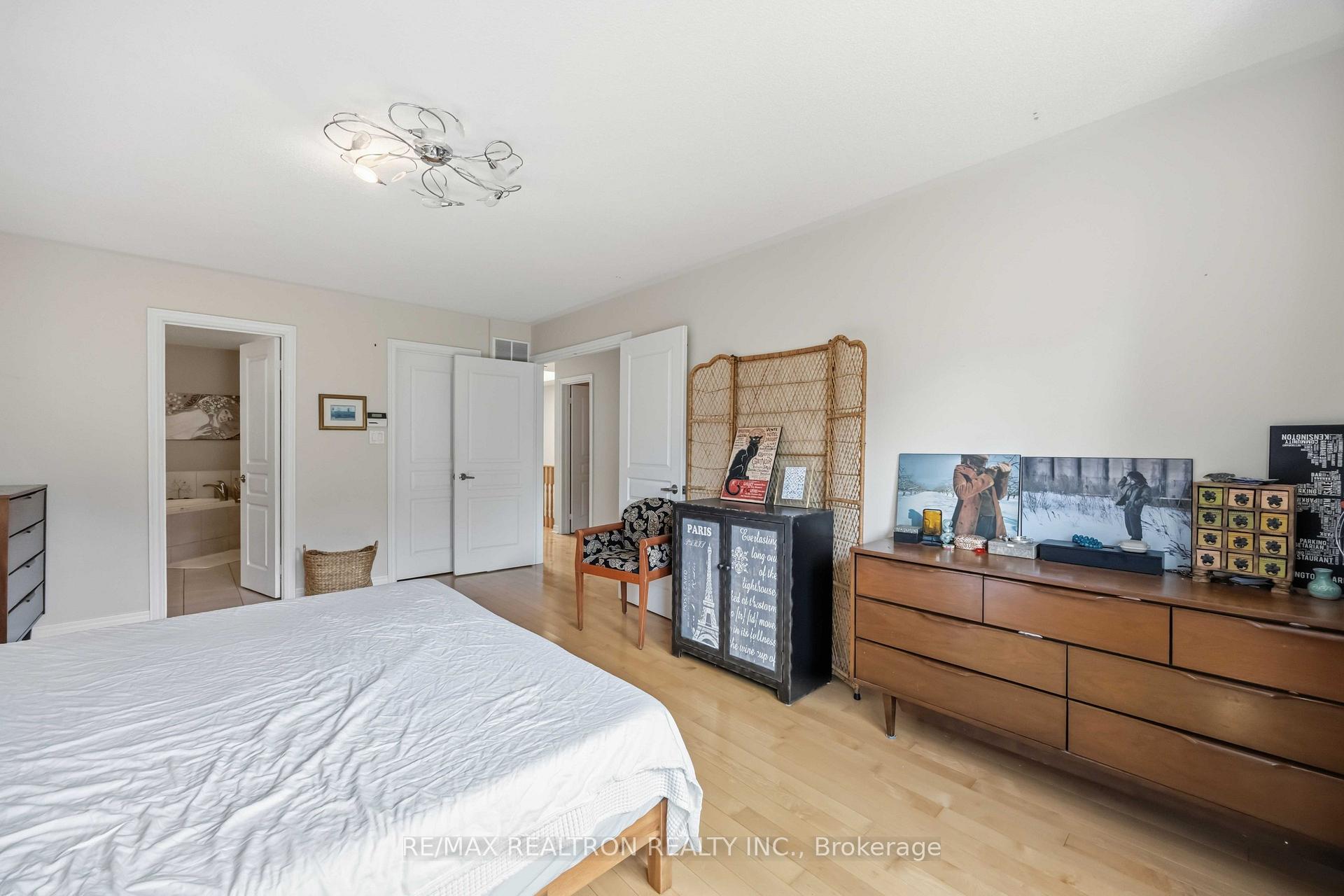 Photo 21 of 23 Amberty Street, Vaughan, Patterson — HOMEH