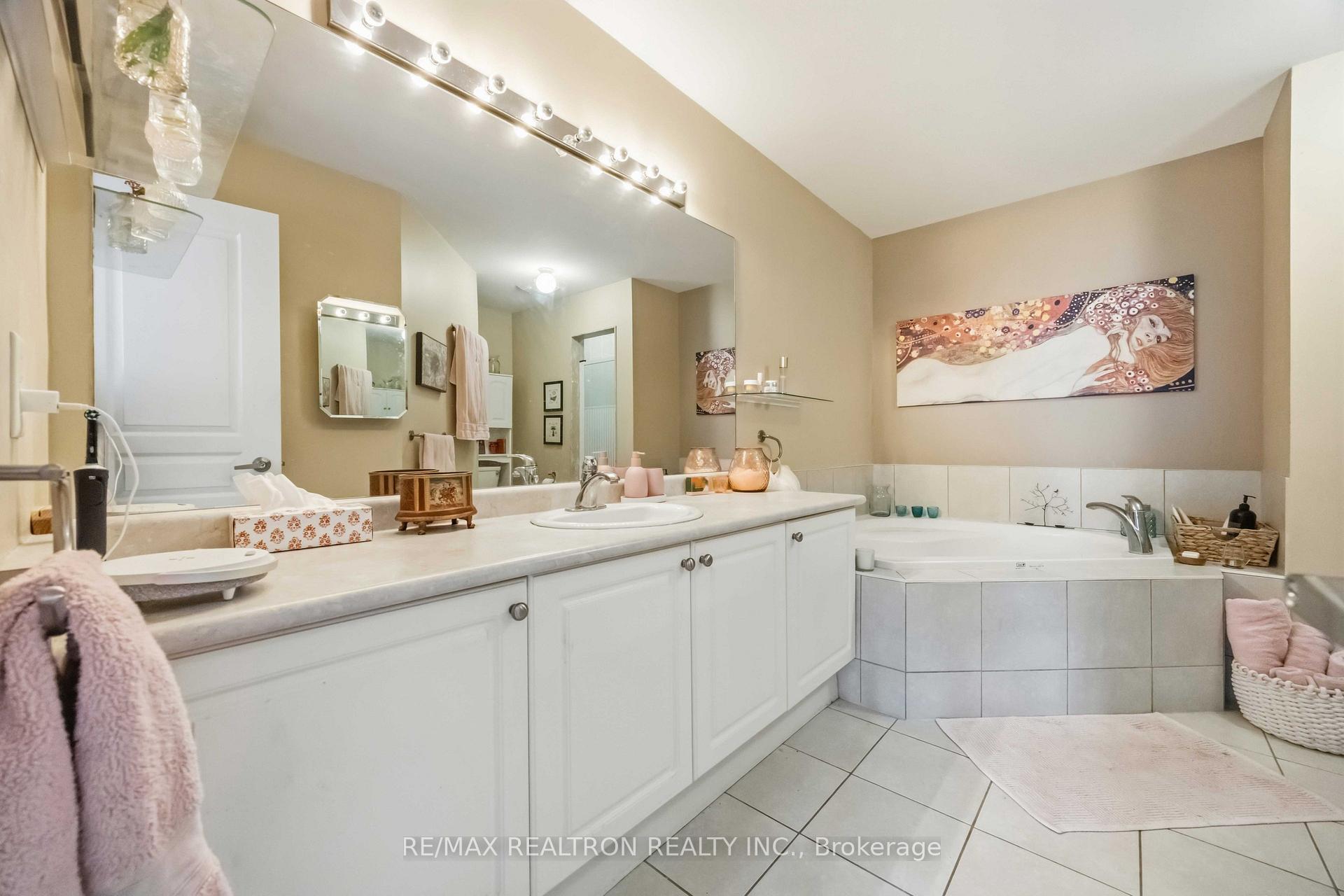 Photo 22 of 23 Amberty Street, Vaughan, Patterson — HOMEH