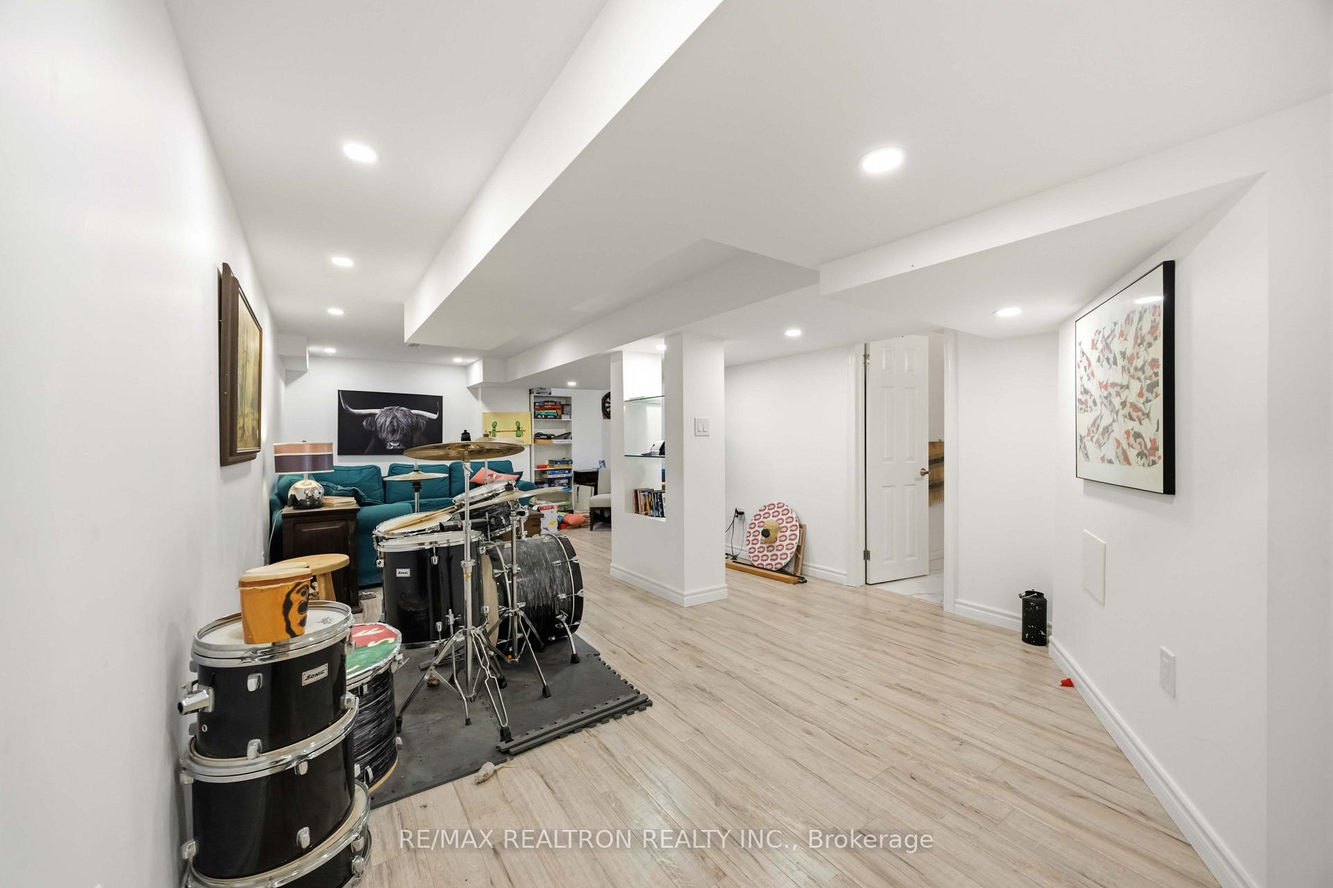Photo 27 of 23 Amberty Street, Vaughan, Patterson — HOMEH