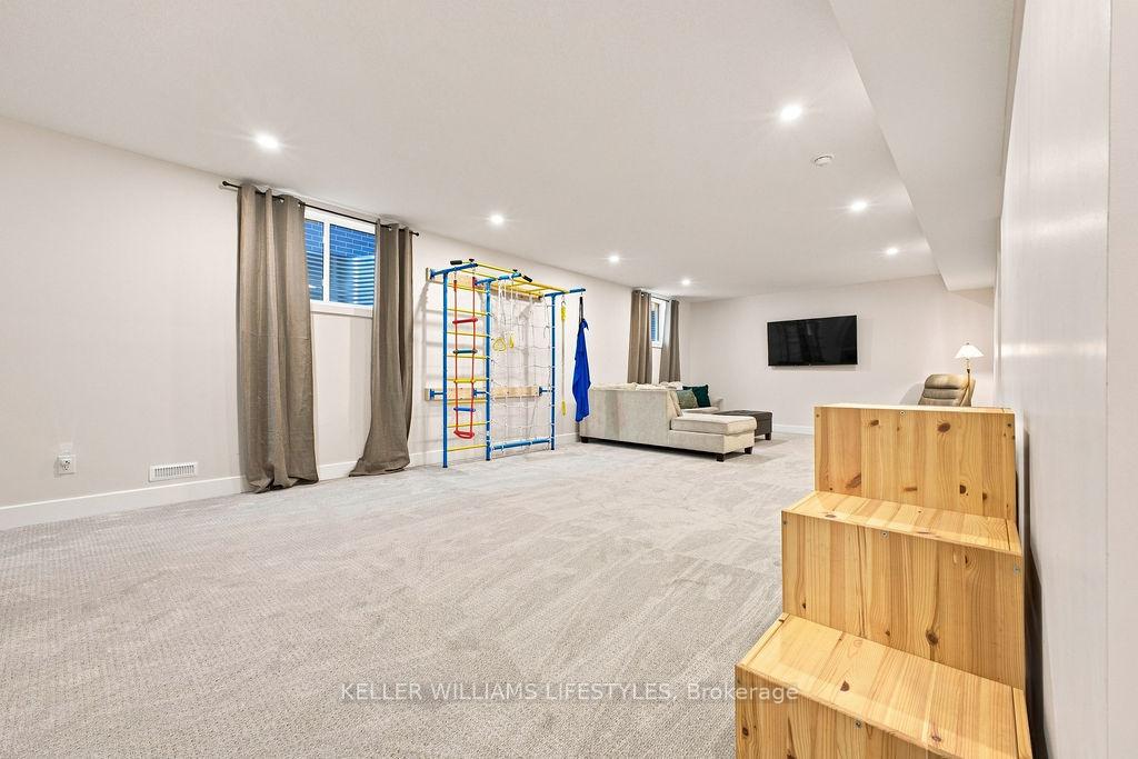 Photo 21 of 130 Scotts Drive, Lucan Biddulph, Lucan — HOMEH