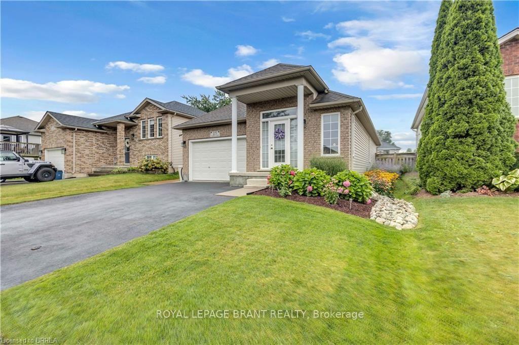 Photo 3 of 25 Sudds Lane, Brantford — HOMEH