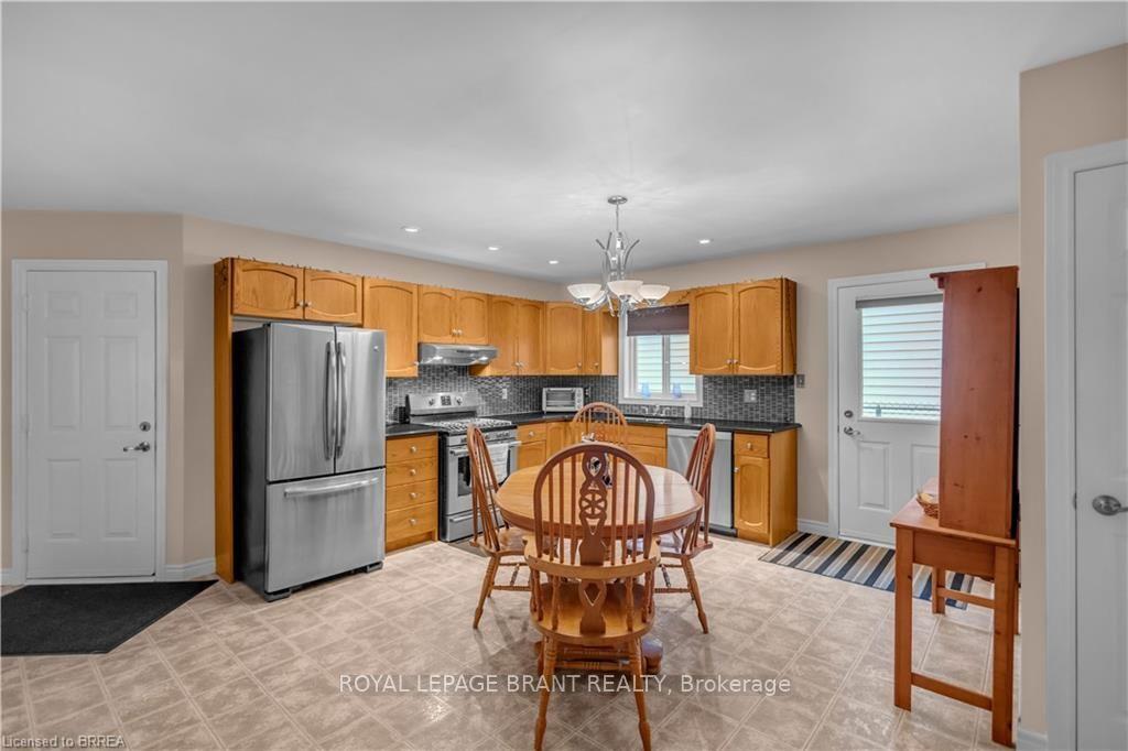 Photo 7 of 25 Sudds Lane, Brantford — HOMEH