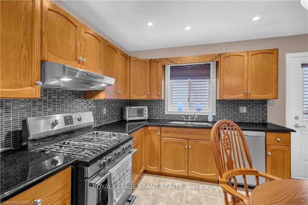 Photo 9 of 25 Sudds Lane, Brantford — HOMEH