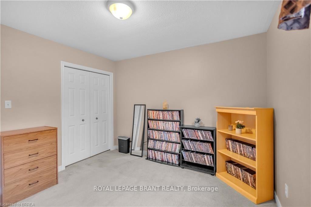 Photo 15 of 25 Sudds Lane, Brantford — HOMEH