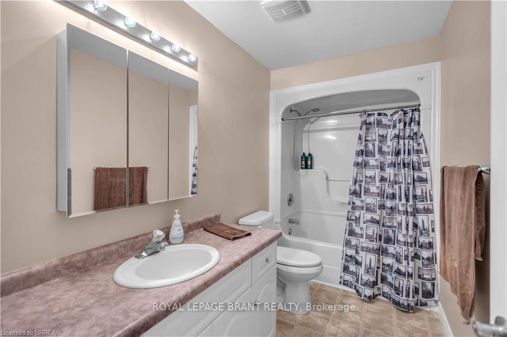 Photo 16 of 25 Sudds Lane, Brantford — HOMEH