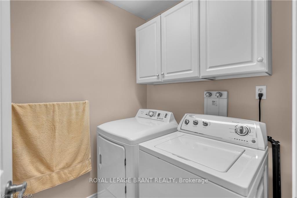 Photo 17 of 25 Sudds Lane, Brantford — HOMEH