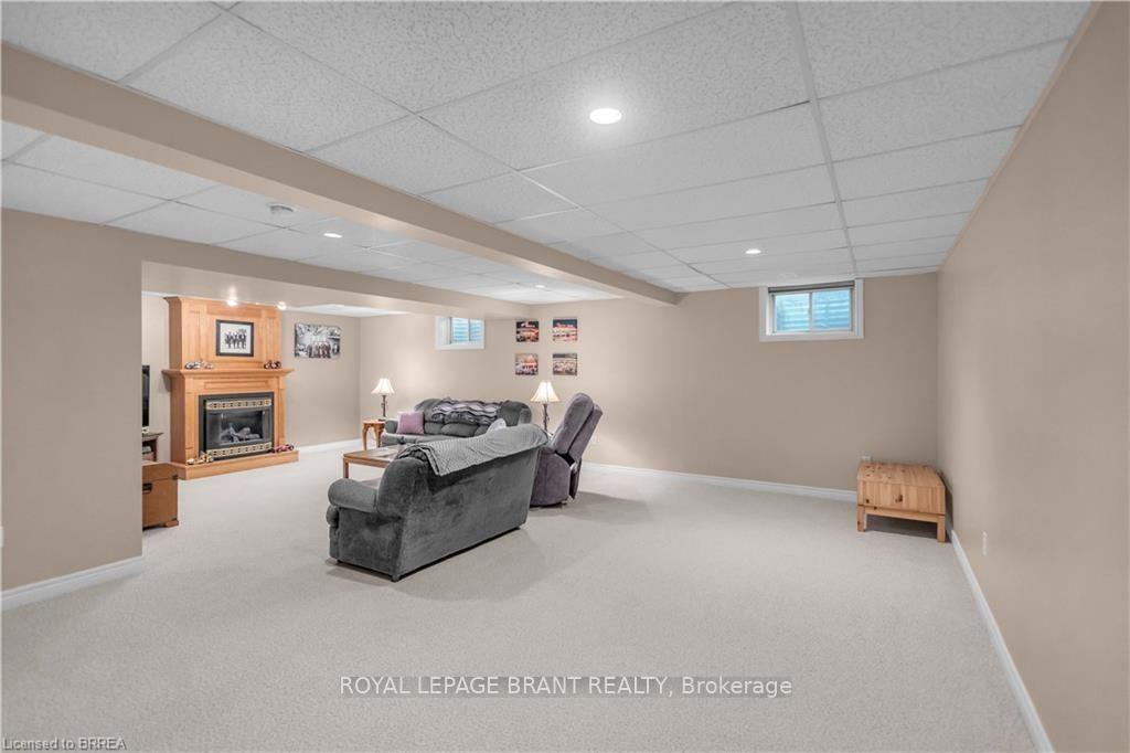 Photo 18 of 25 Sudds Lane, Brantford — HOMEH