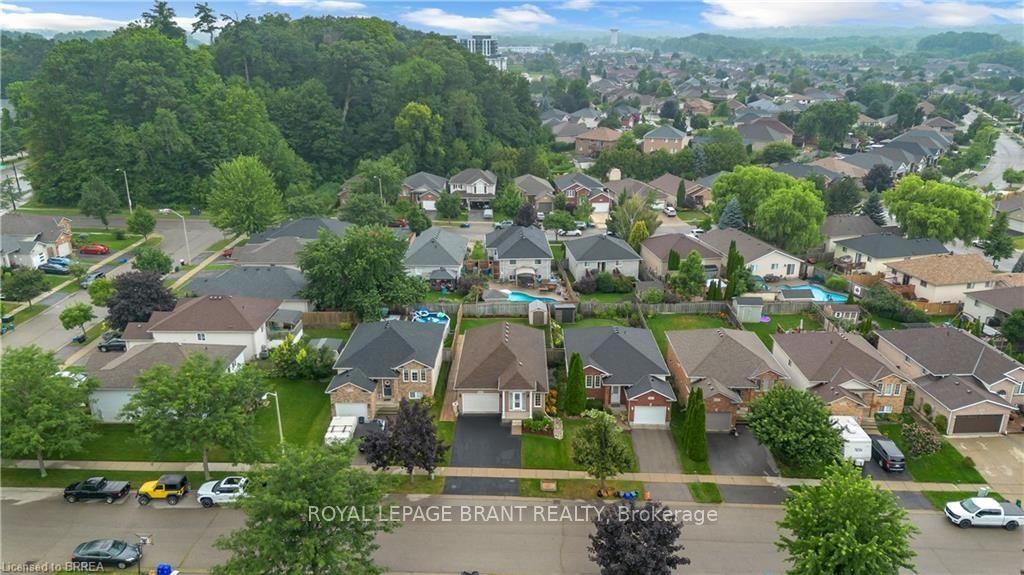 Photo 34 of 25 Sudds Lane, Brantford — HOMEH