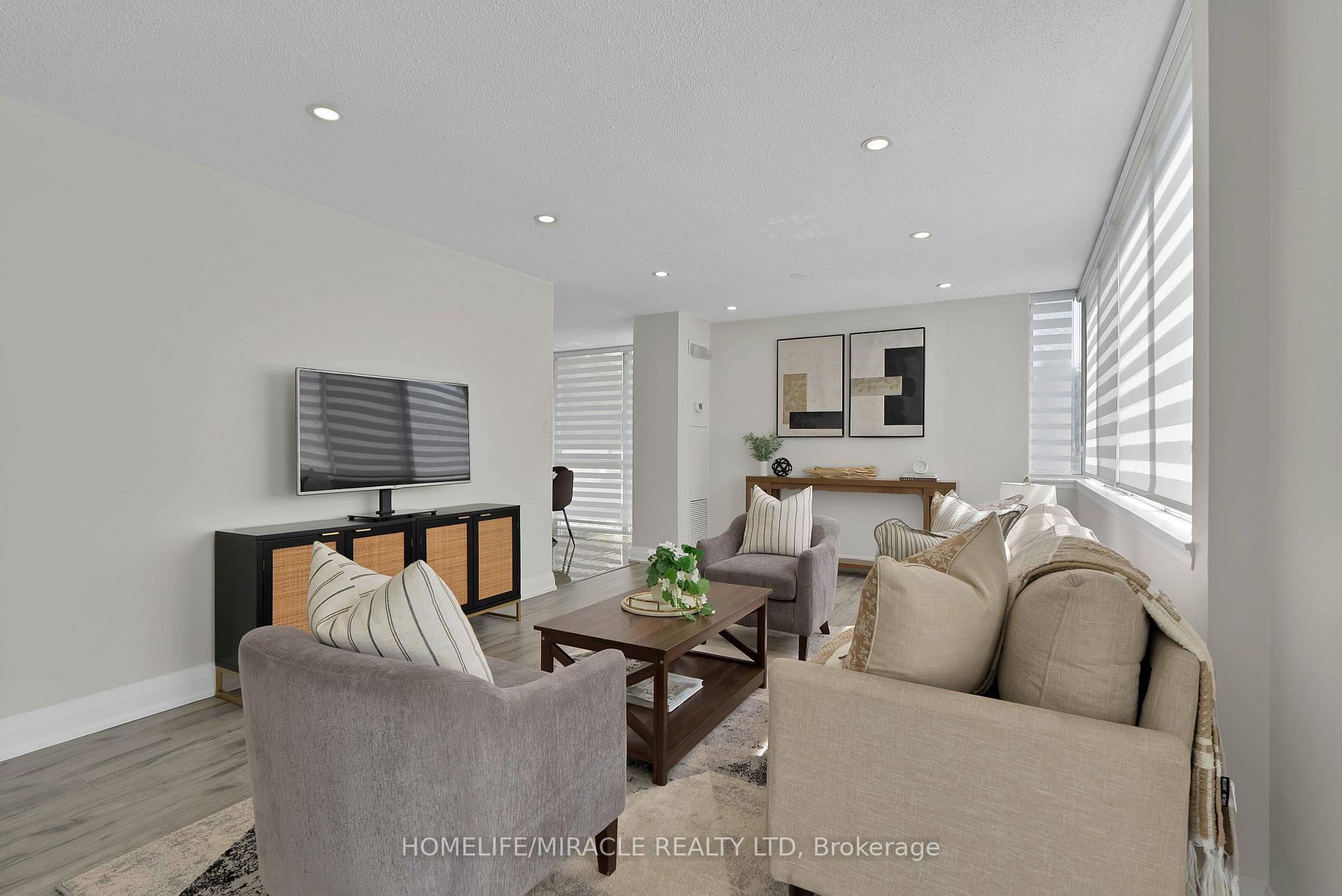 Photo 6 of Unit 112, 350 Webb Drive, Mississauga, City Centre — HOMEH