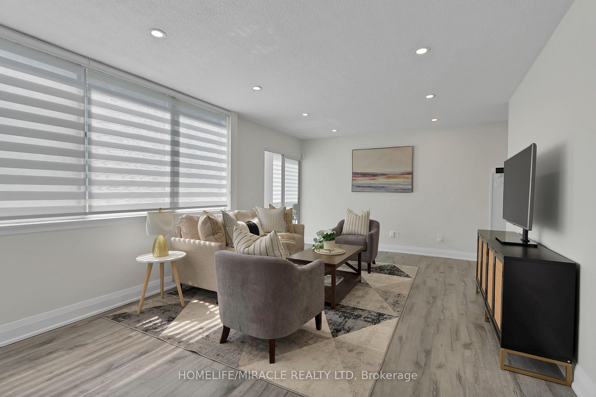 Photo 7 of Unit 112, 350 Webb Drive, Mississauga, City Centre — HOMEH