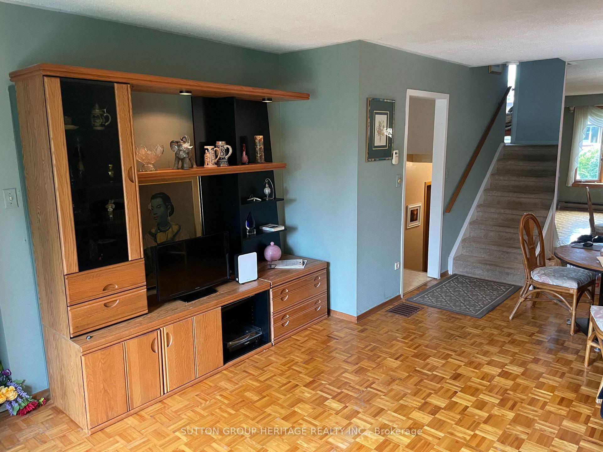 Photo 5 of 82 Claymore Crescent, Oshawa, Eastdale — HOMEH