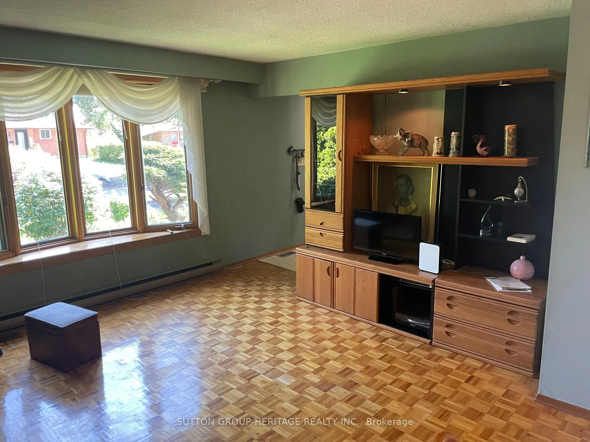 Photo 4 of 82 Claymore Crescent, Oshawa, Eastdale — HOMEH