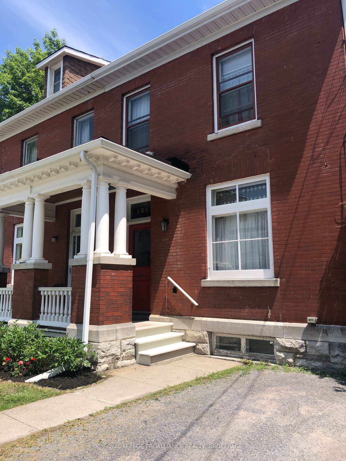 Photo 2 of 181 Montreal Street, Kingston, East of Sir John A. Blvd — HOMEH