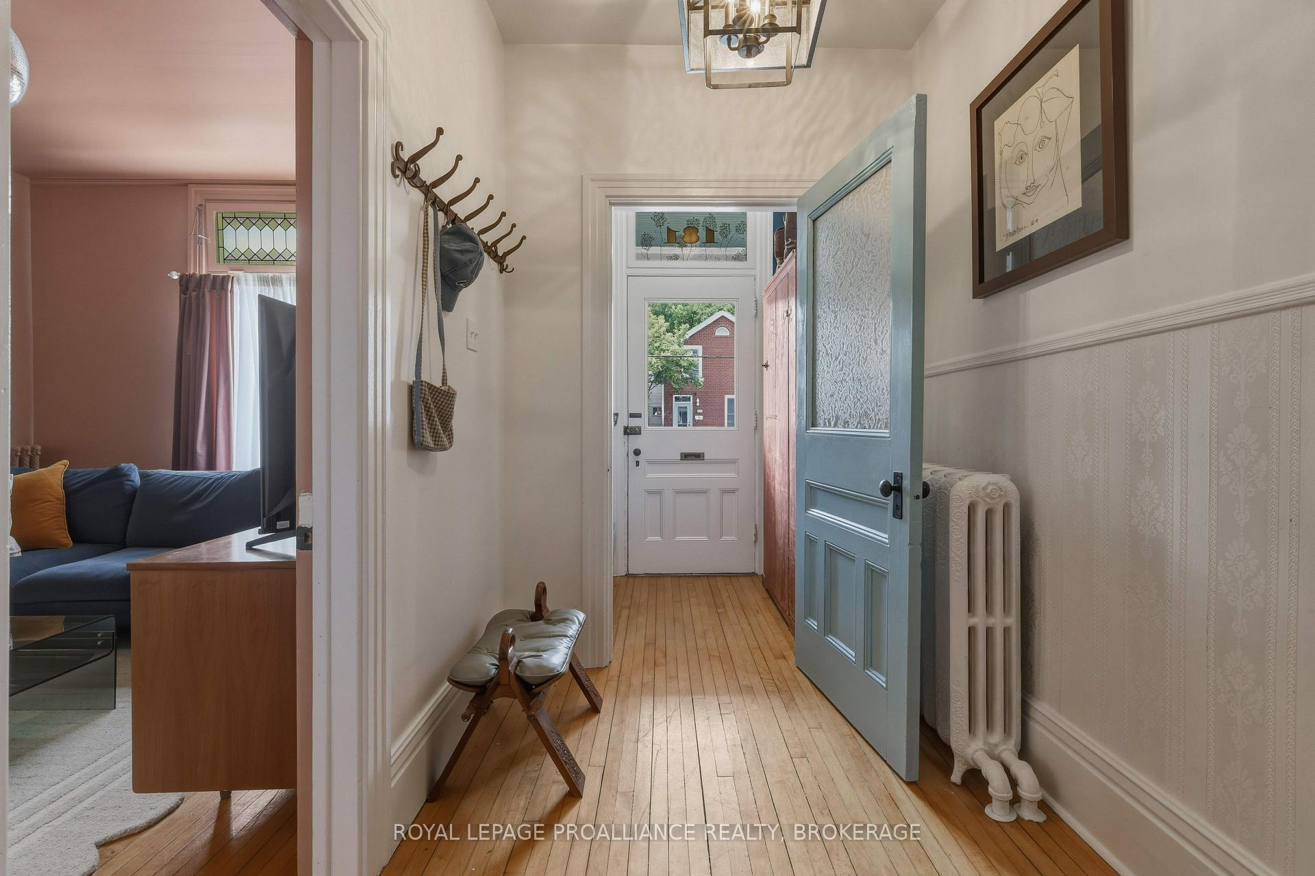 Photo 6 of 181 Montreal Street, Kingston, East of Sir John A. Blvd — HOMEH