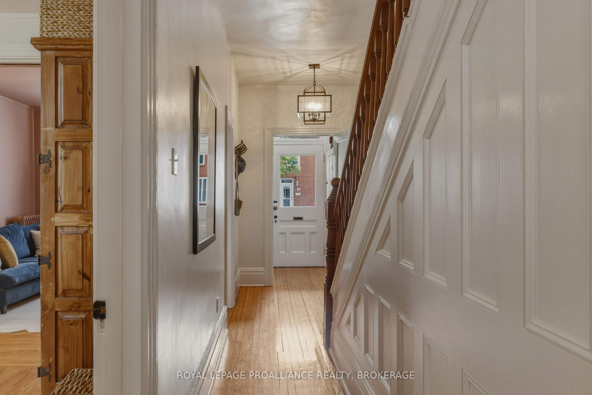 Photo 8 of 181 Montreal Street, Kingston, East of Sir John A. Blvd — HOMEH
