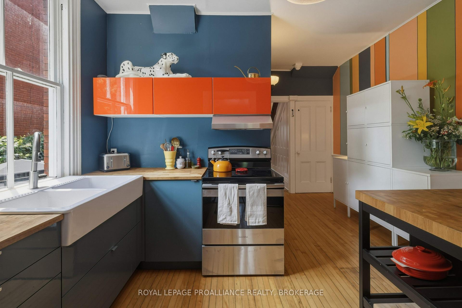 Photo 17 of 181 Montreal Street, Kingston, East of Sir John A. Blvd — HOMEH