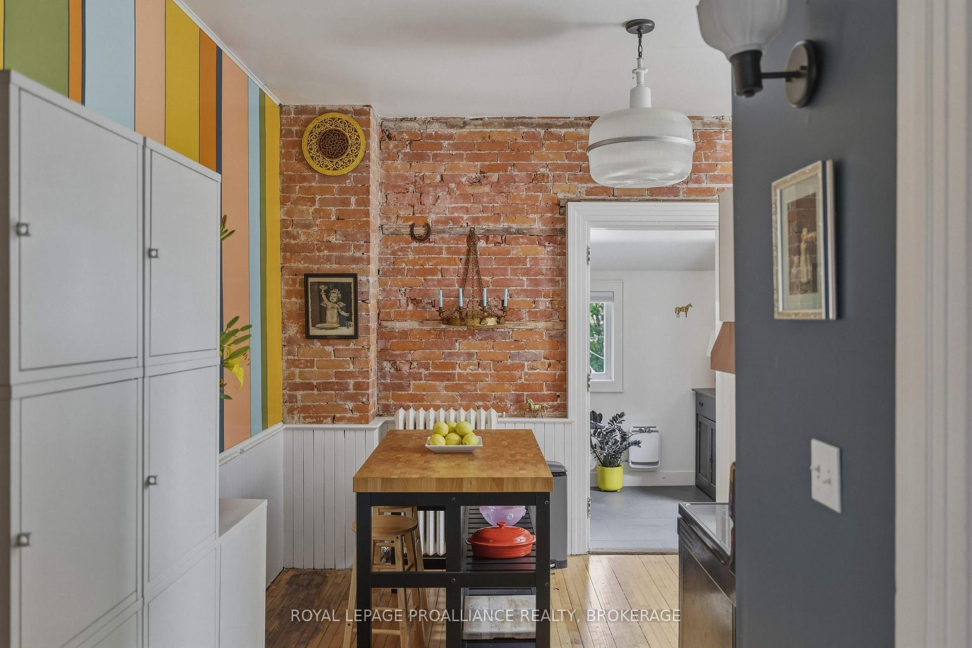 Photo 20 of 181 Montreal Street, Kingston, East of Sir John A. Blvd — HOMEH