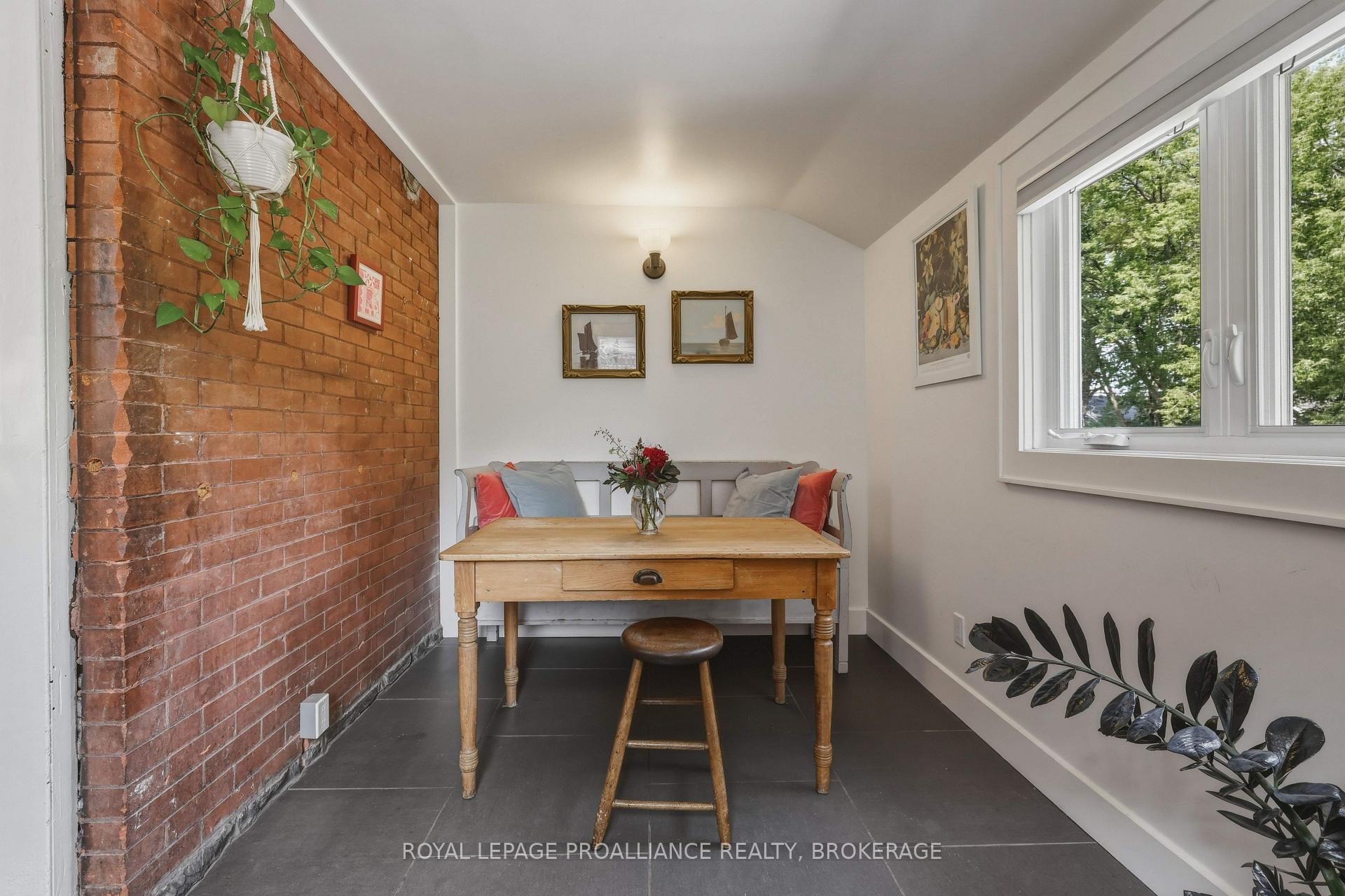 Photo 21 of 181 Montreal Street, Kingston, East of Sir John A. Blvd — HOMEH