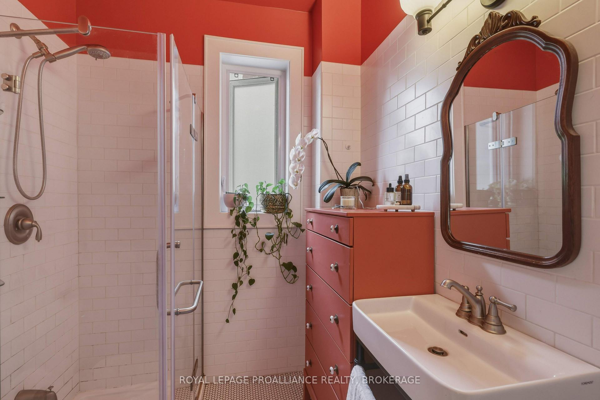 Photo 22 of 181 Montreal Street, Kingston, East of Sir John A. Blvd — HOMEH