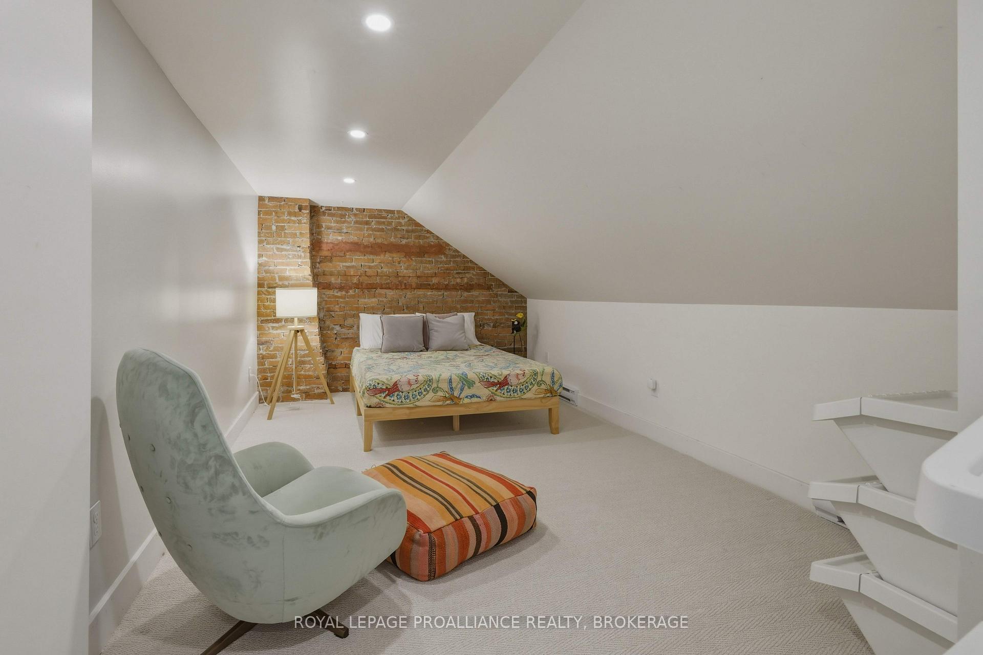Photo 37 of 181 Montreal Street, Kingston, East of Sir John A. Blvd — HOMEH