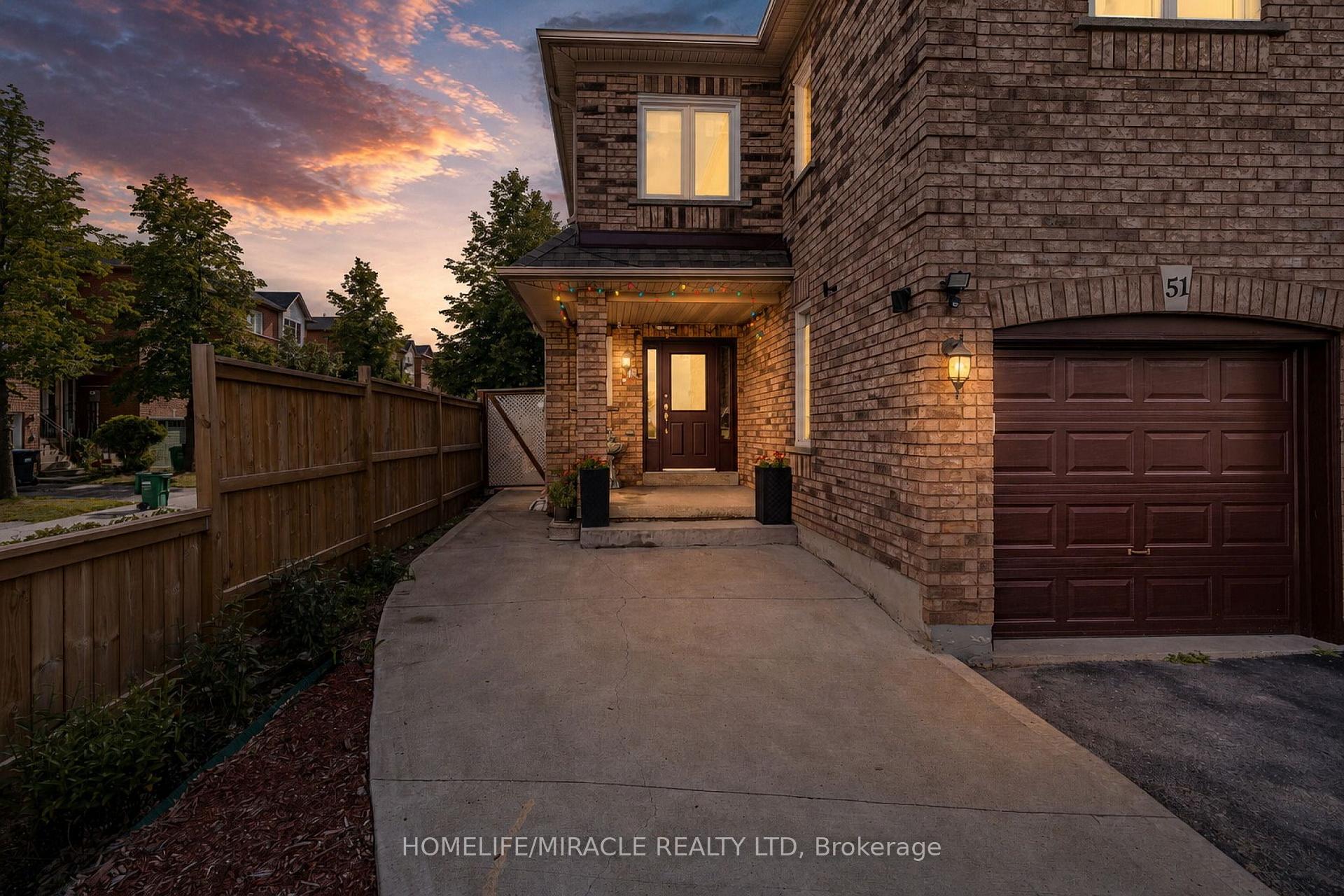 Photo 3 of 51 Brickyard Way, Brampton, Brampton North — HOMEH