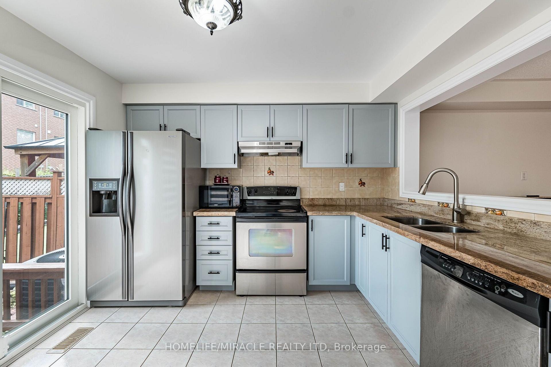 Photo 12 of 51 Brickyard Way, Brampton, Brampton North — HOMEH