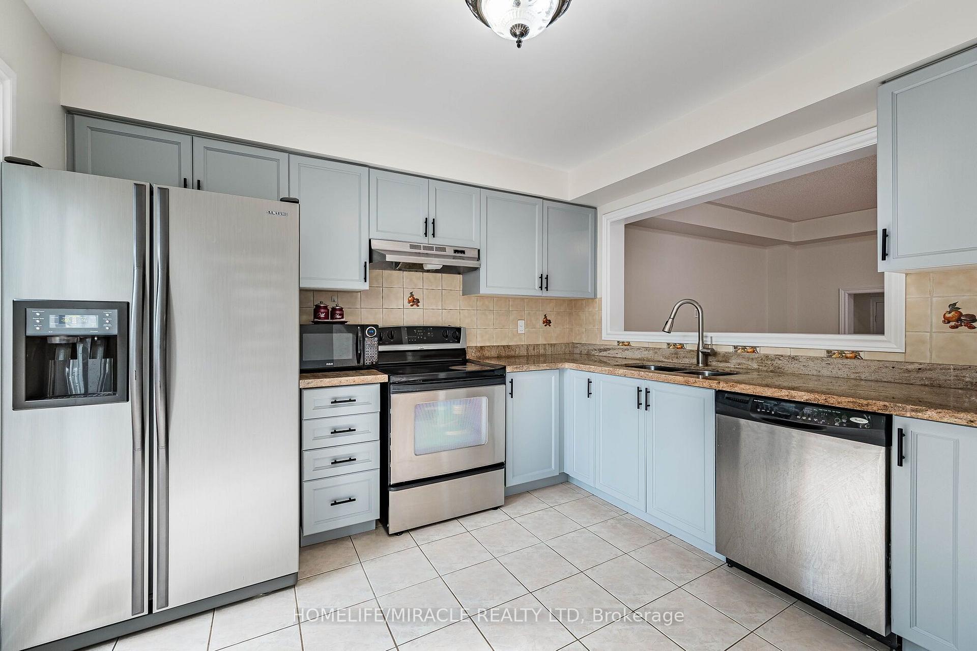 Photo 16 of 51 Brickyard Way, Brampton, Brampton North — HOMEH