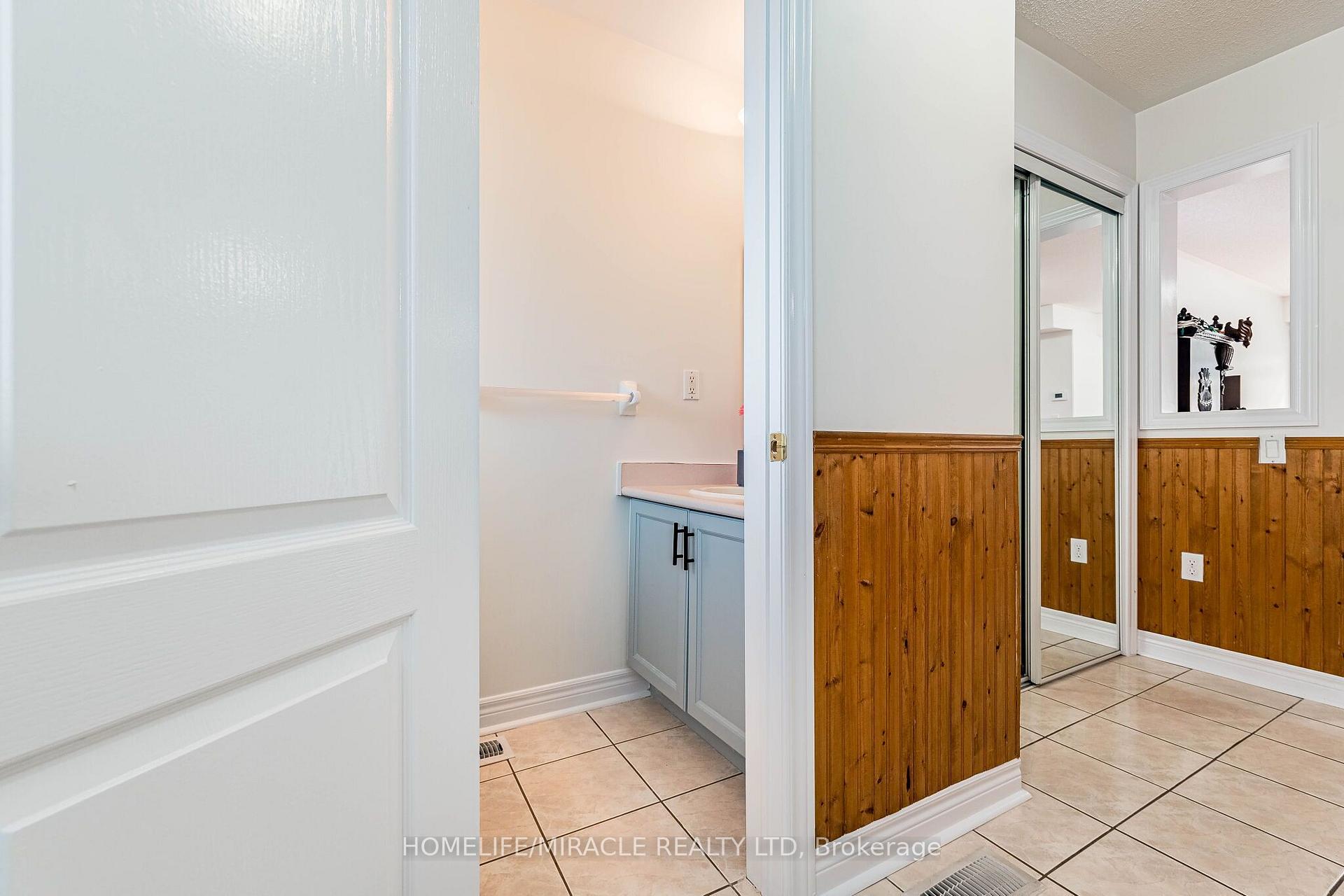 Photo 18 of 51 Brickyard Way, Brampton, Brampton North — HOMEH