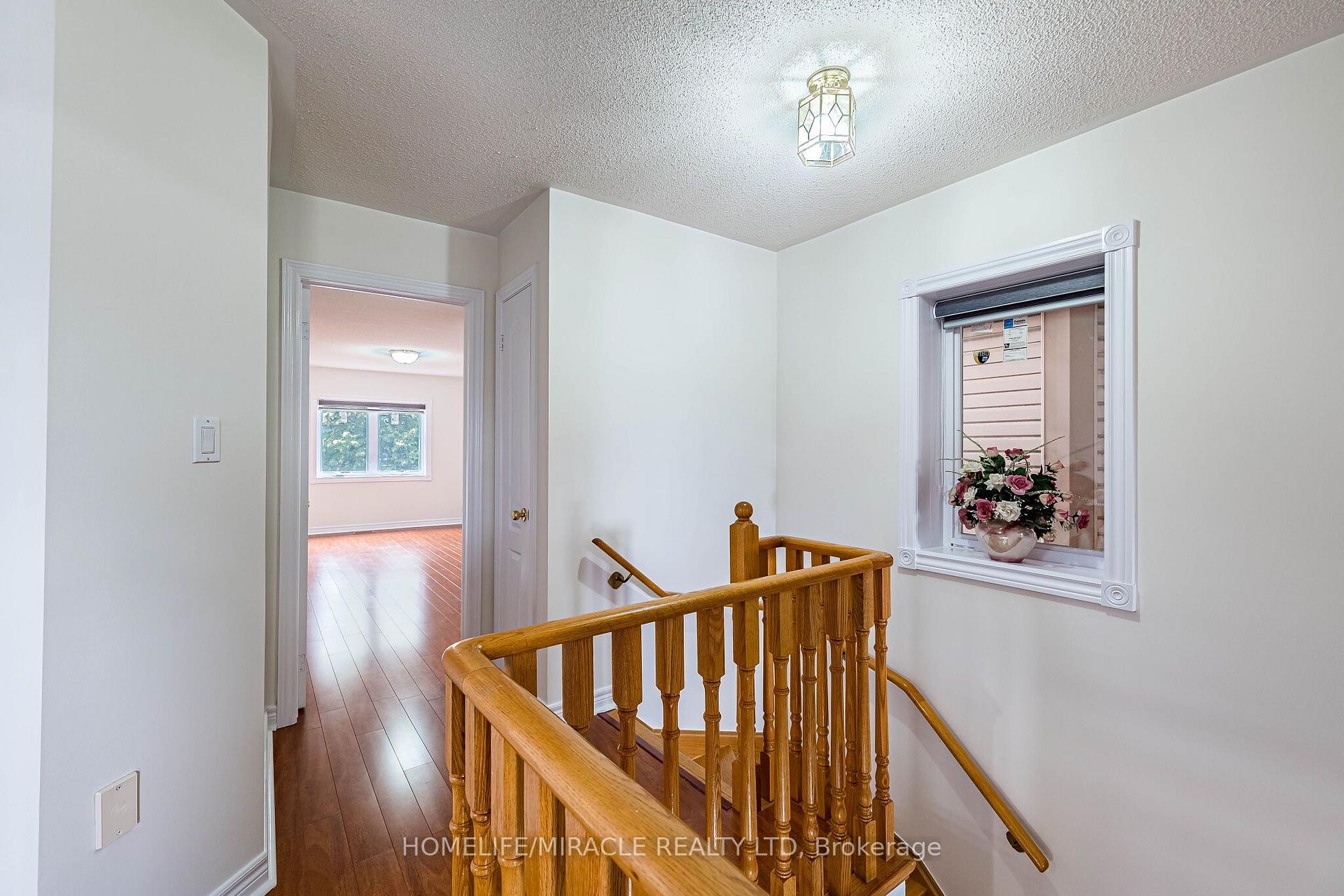 Photo 28 of 51 Brickyard Way, Brampton, Brampton North — HOMEH