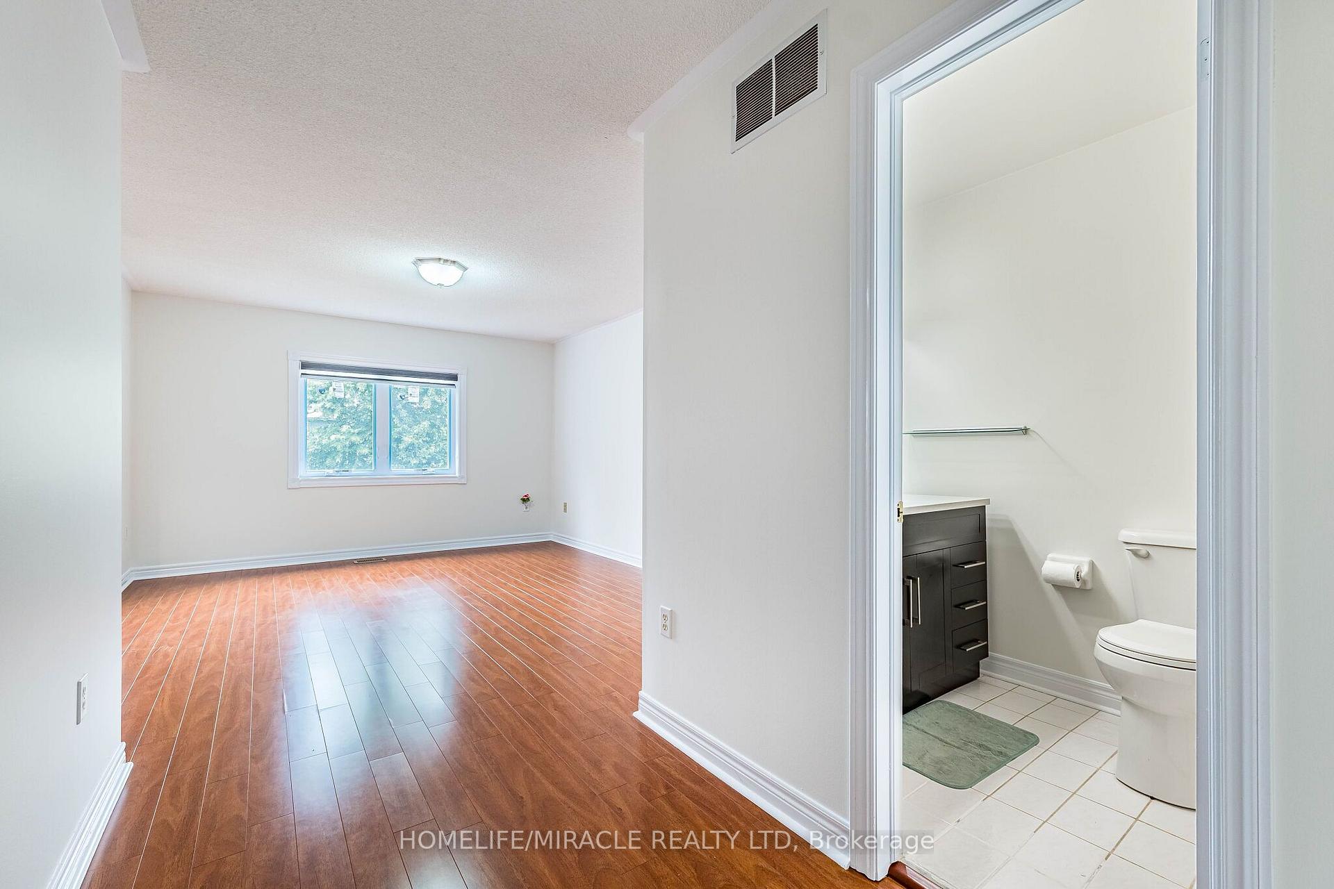 Photo 29 of 51 Brickyard Way, Brampton, Brampton North — HOMEH