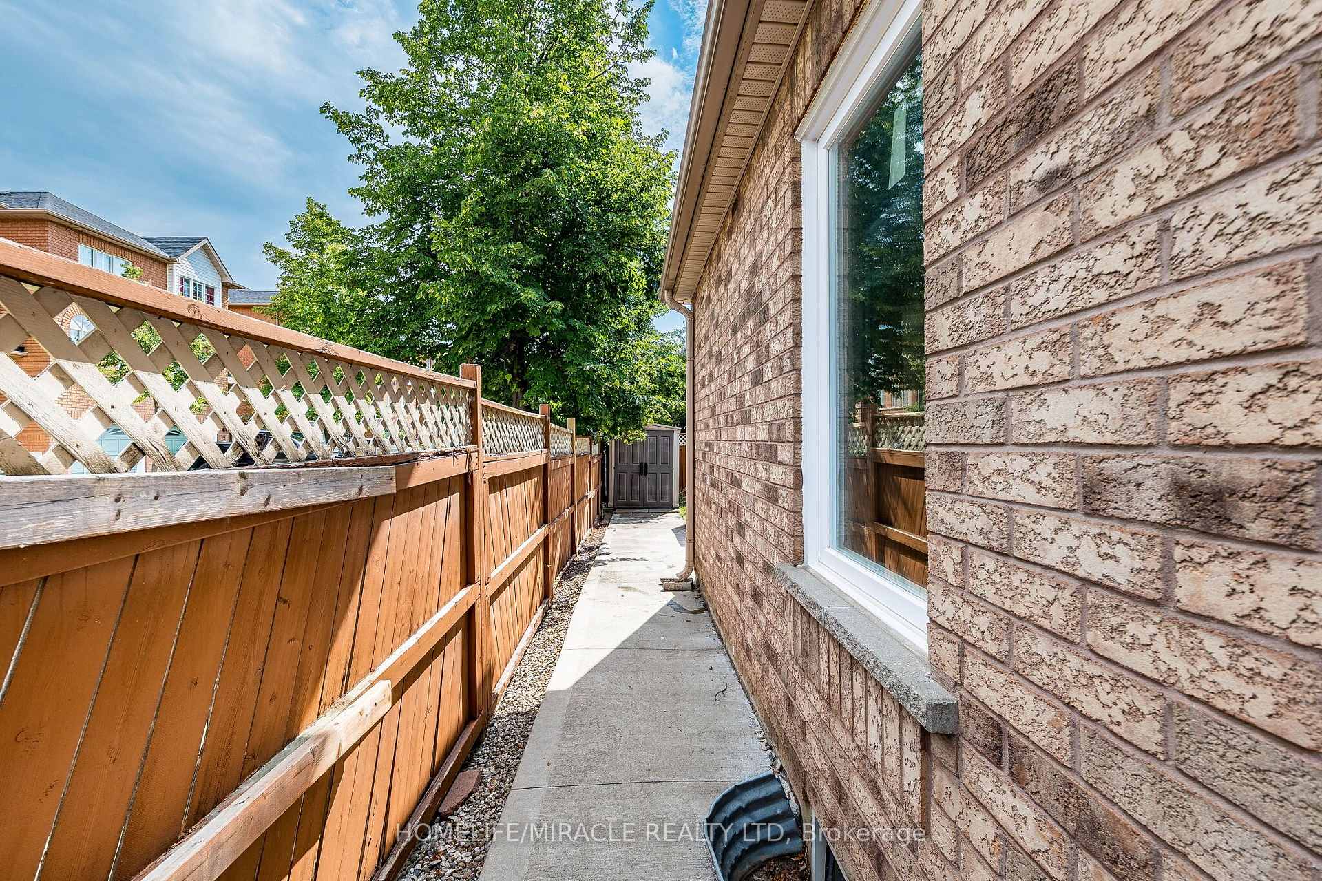 Photo 45 of 51 Brickyard Way, Brampton, Brampton North — HOMEH