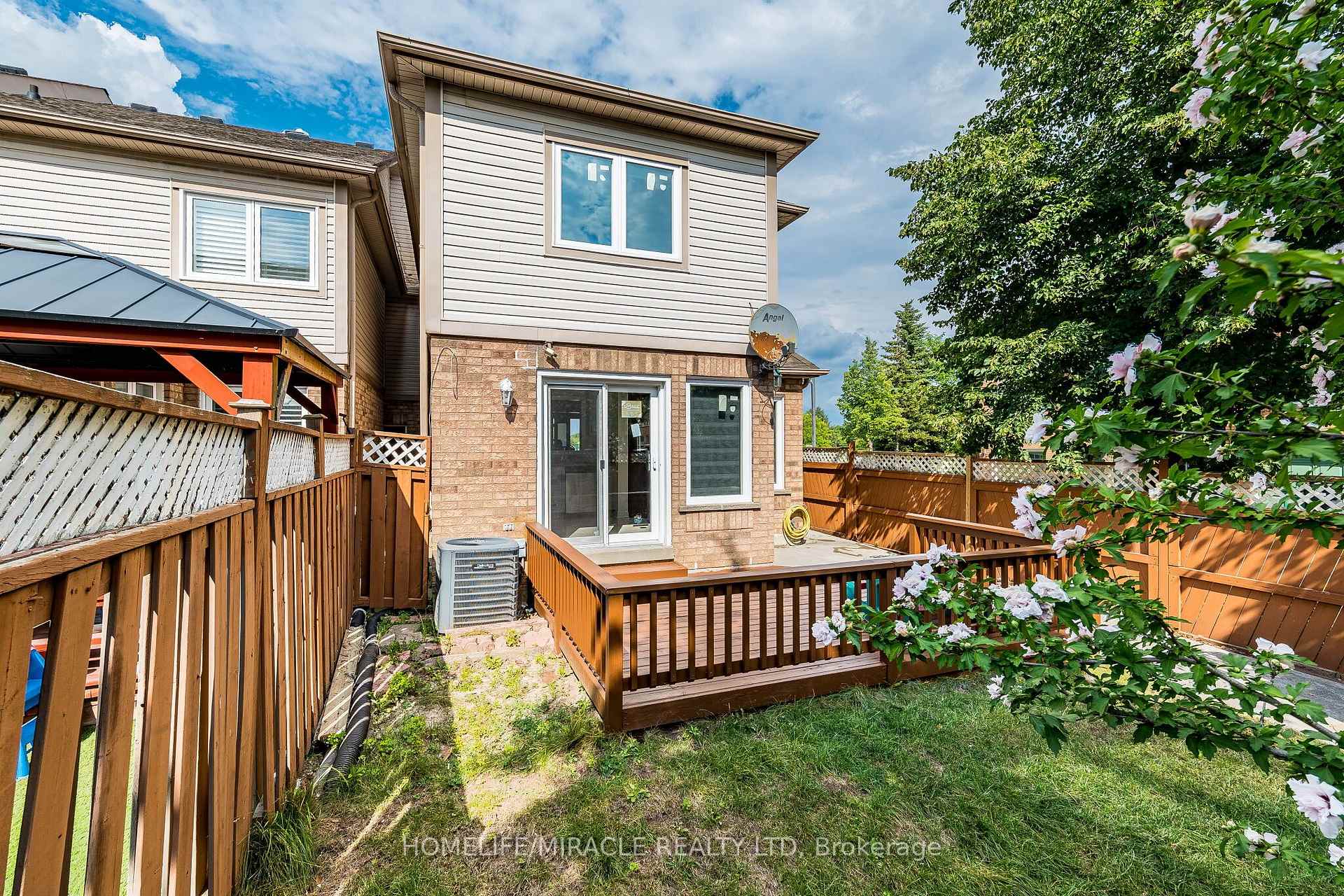 Photo 49 of 51 Brickyard Way, Brampton, Brampton North — HOMEH