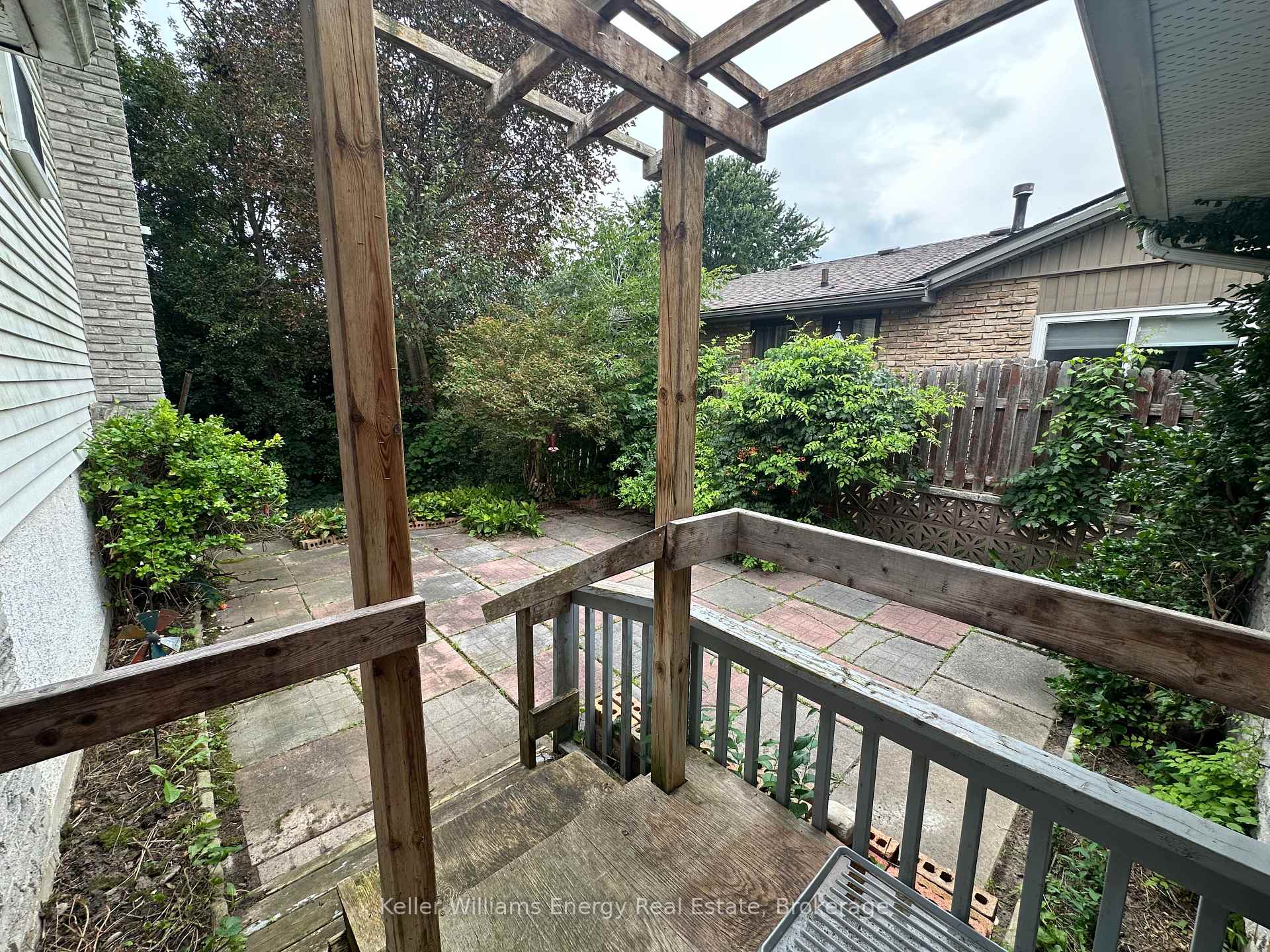 Photo 29 of 252 Keewatin Street S, Oshawa, Donevan — HOMEH