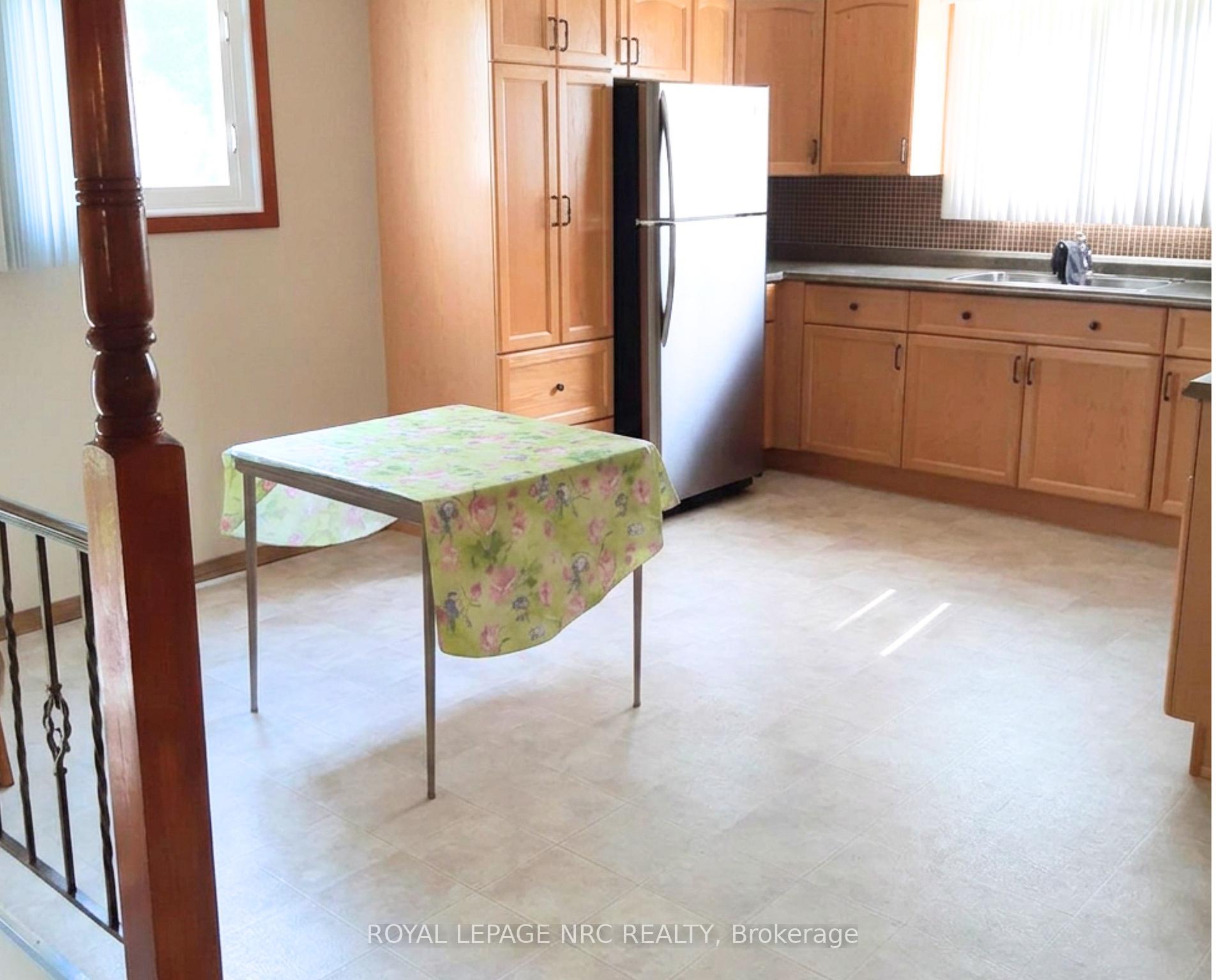 Photo 2 of 267 Mcalpine Avenue S, Welland, Lincoln/Crowland — HOMEH
