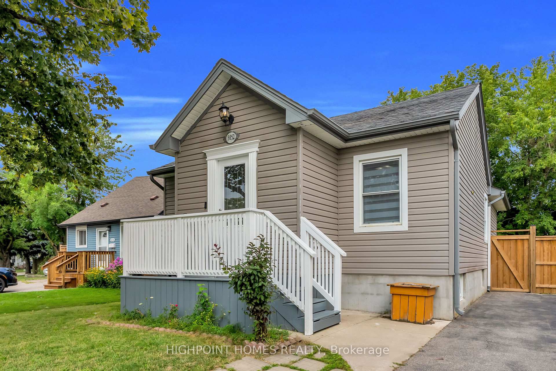 Photo 4 of 3052 Victory Crescent, Mississauga, Malton — HOMEH