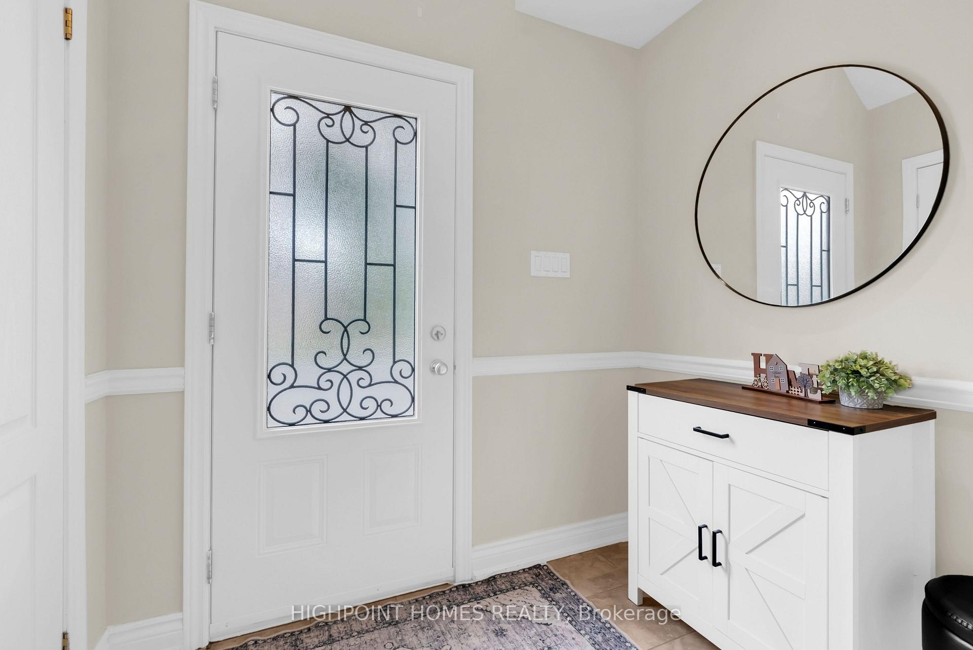 Photo 5 of 3052 Victory Crescent, Mississauga, Malton — HOMEH