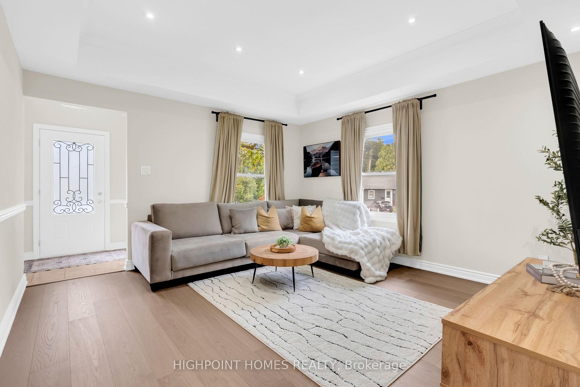 Photo 12 of 3052 Victory Crescent, Mississauga, Malton — HOMEH
