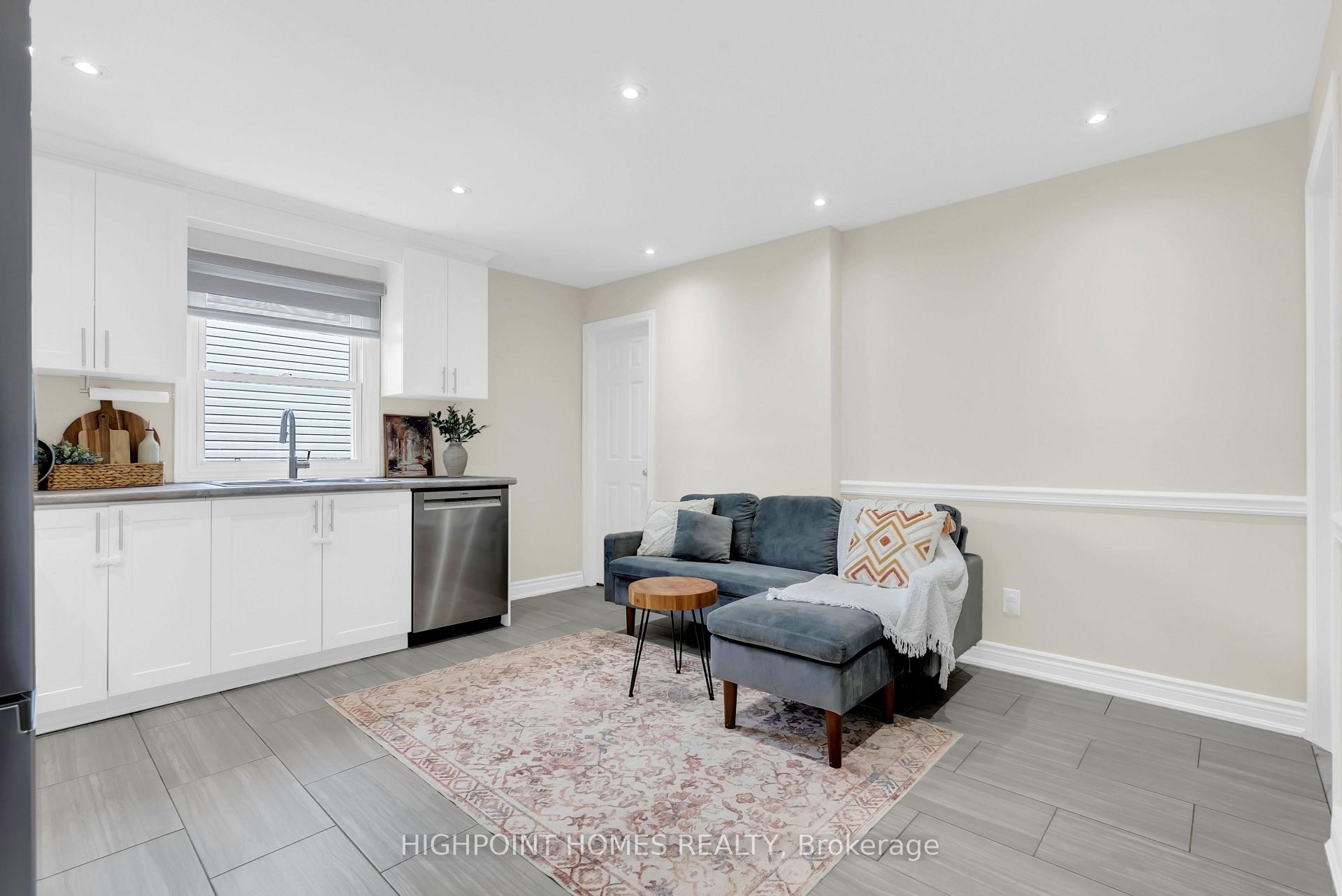 Photo 16 of 3052 Victory Crescent, Mississauga, Malton — HOMEH