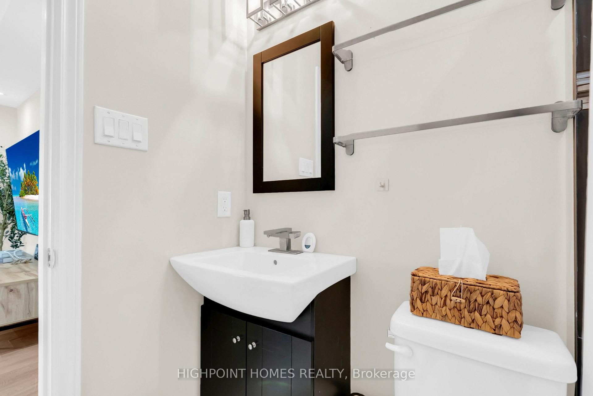 Photo 18 of 3052 Victory Crescent, Mississauga, Malton — HOMEH